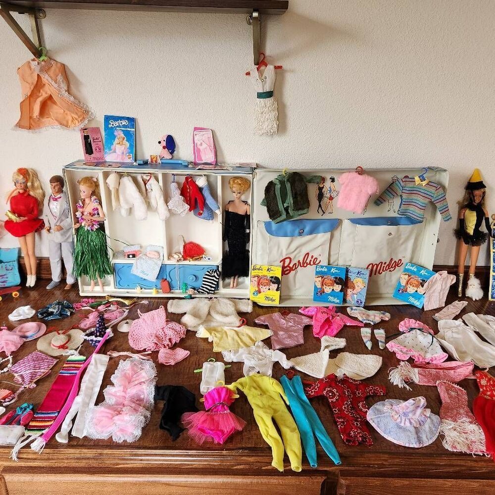 300 piece Barbie vintage bundle dolls dresses Midge case swimsuit sunglasses sli